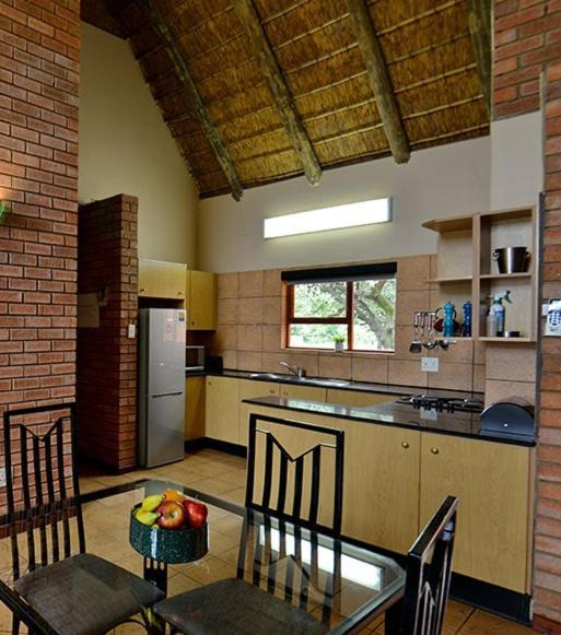 Monateng Safari Lodge Wallmannstal Bagian luar foto