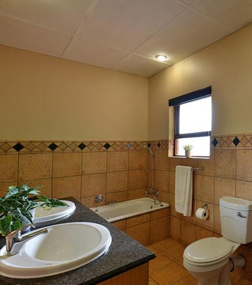 Monateng Safari Lodge Wallmannstal Bagian luar foto